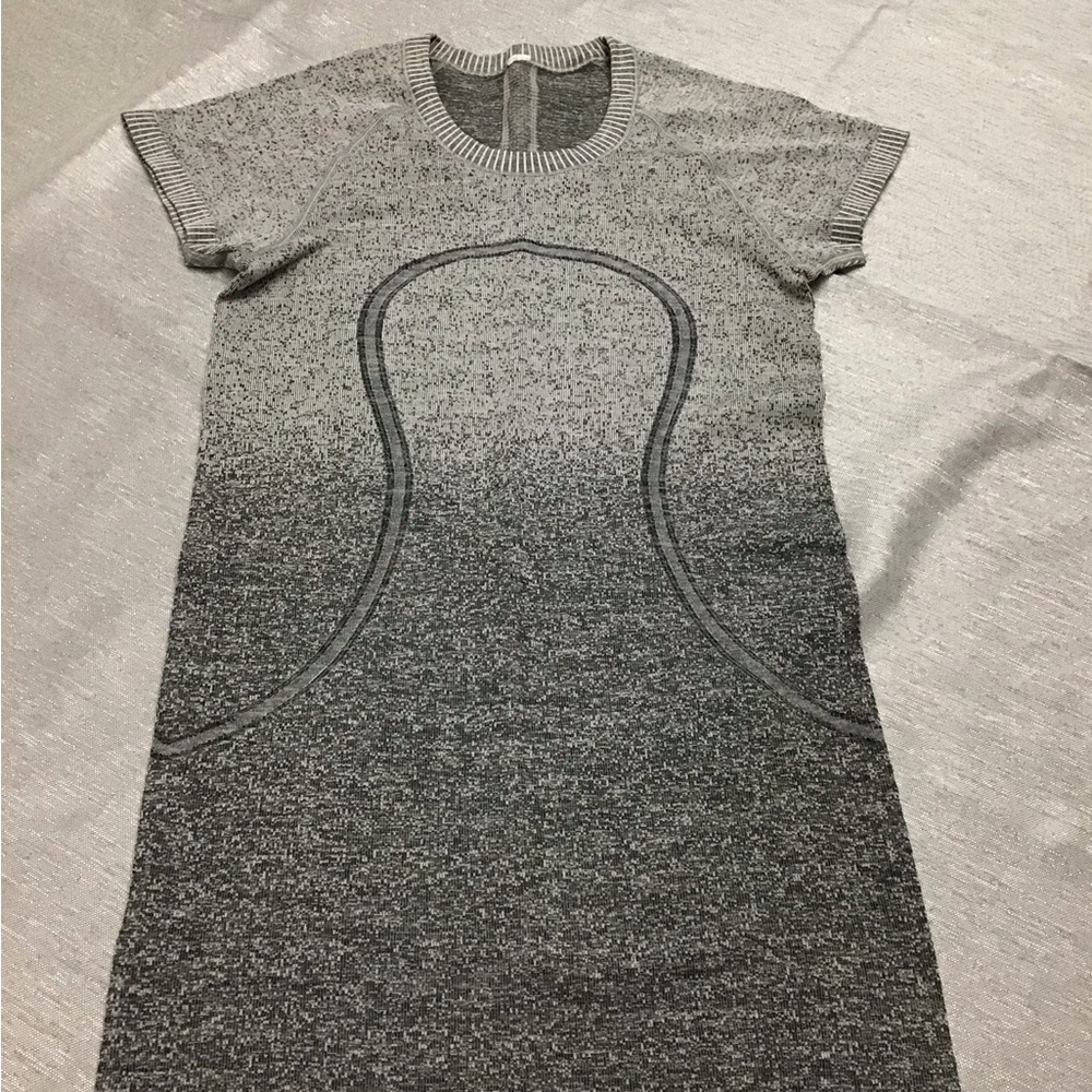 Lululemon Swiftly Tech Short Sleeve